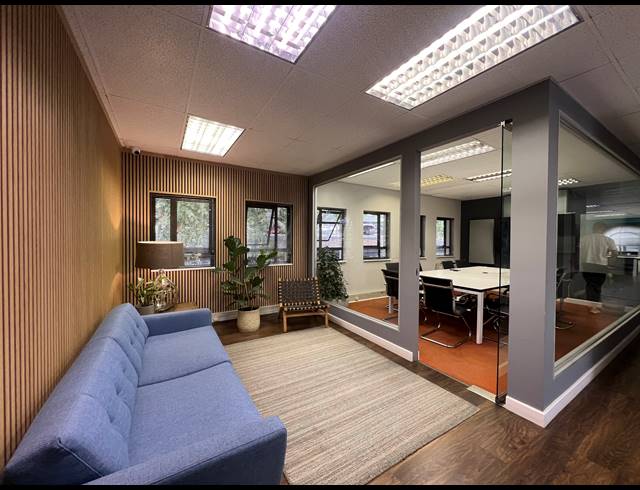 221M² OFFICE TO LET IN HYDE PARK